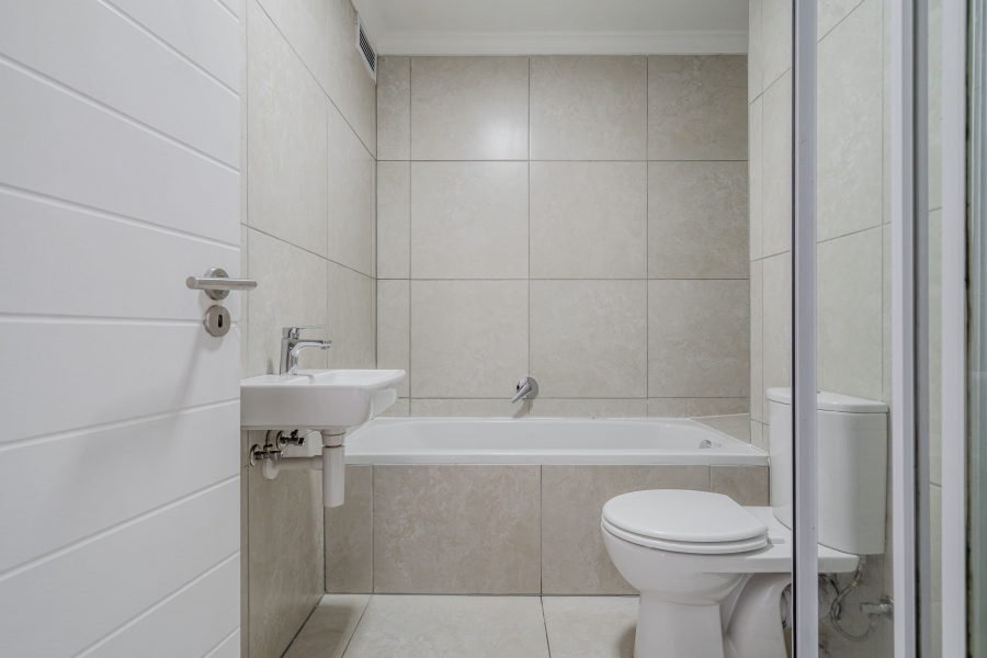 1 Bedroom Property for Sale in Zonnebloem Western Cape